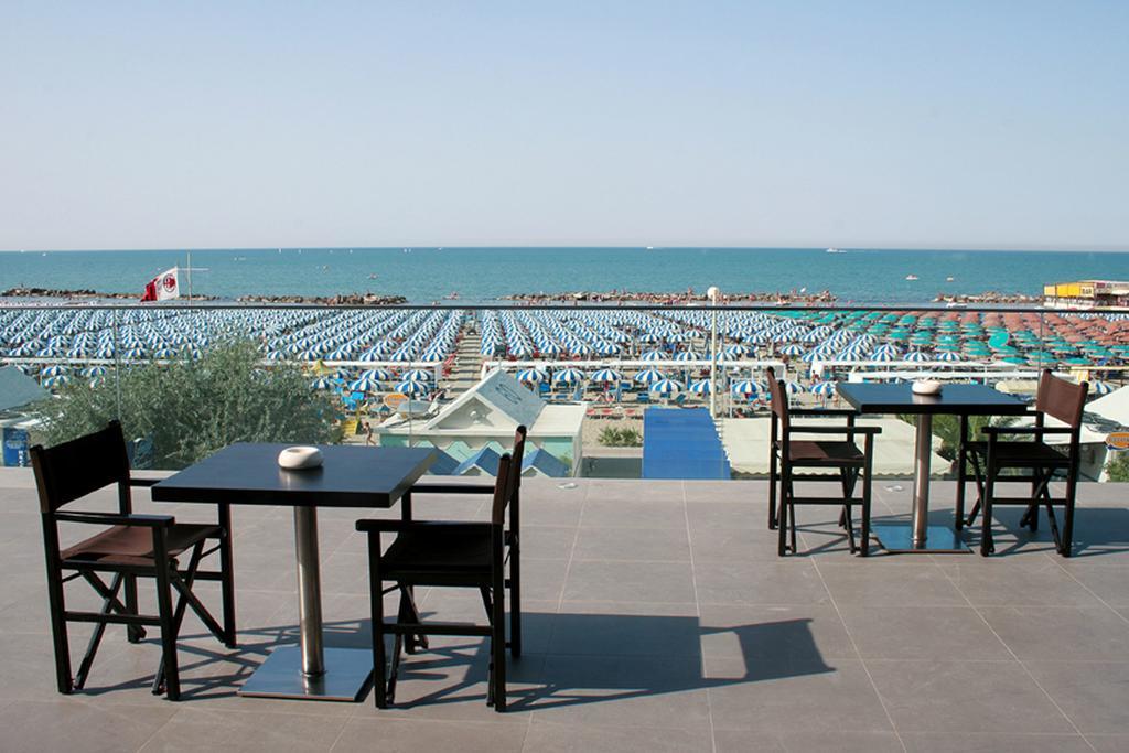 Victoria Palace Hotel Cattolica Exterior foto